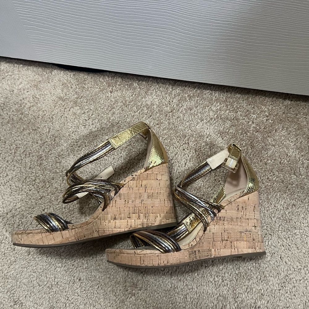 Jessica Simpson Gold and Black Strappy Heels - Picture 2 of 3